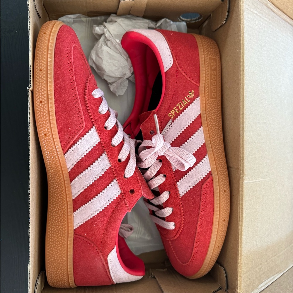 NWT adidas red handball spezial with pink stripes and laces